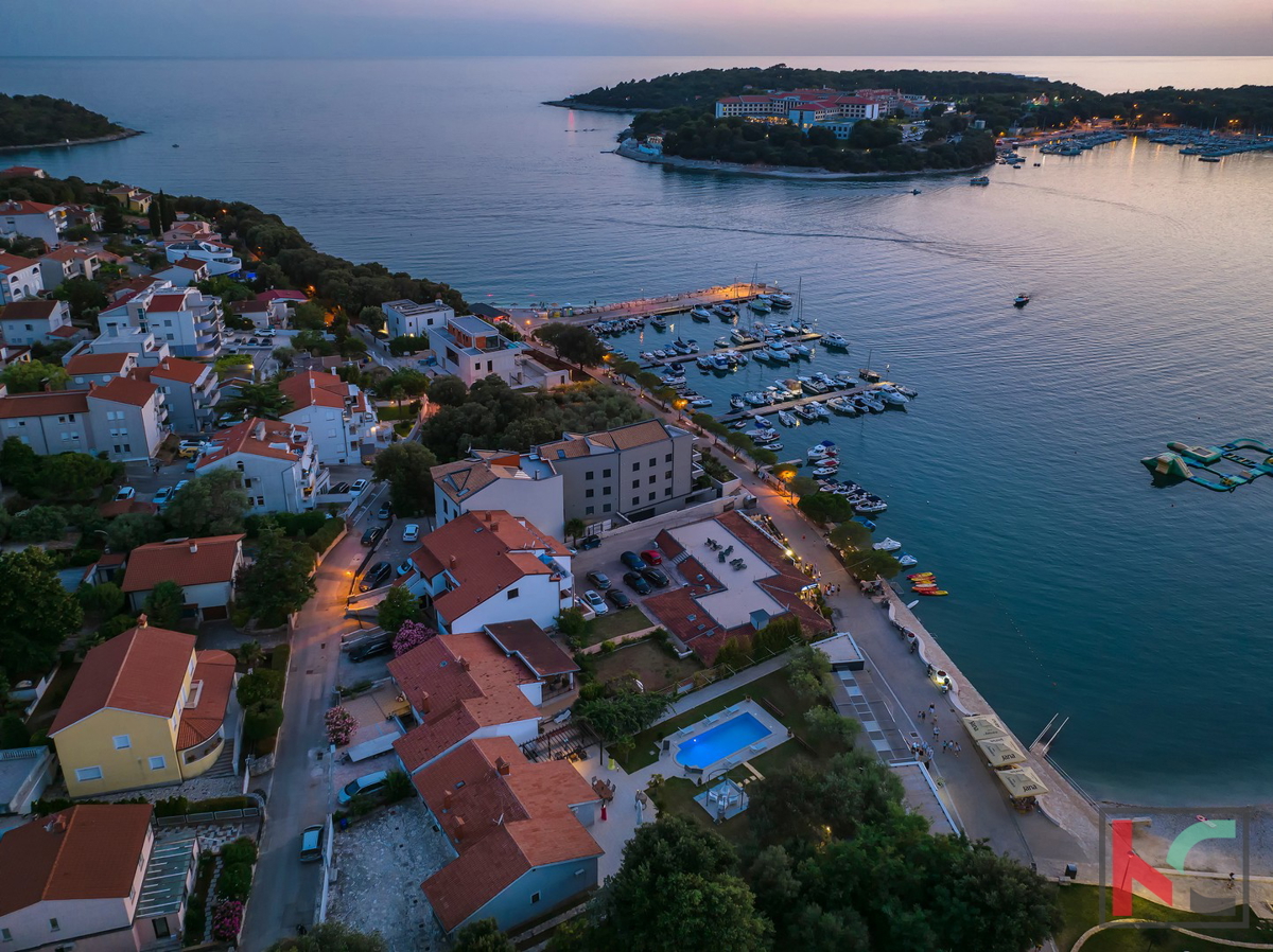 Istra, Pula, Pješčana Uvala, hiša z bazenom na ekskluzivni lokaciji, tik ob morju in plaži