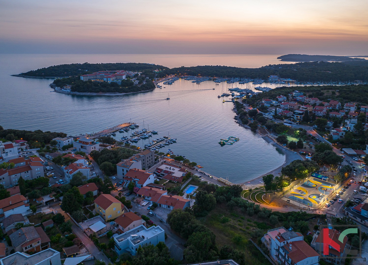 Istra, Pula, Pješčana Uvala, hiša z bazenom na ekskluzivni lokaciji, tik ob morju in plaži