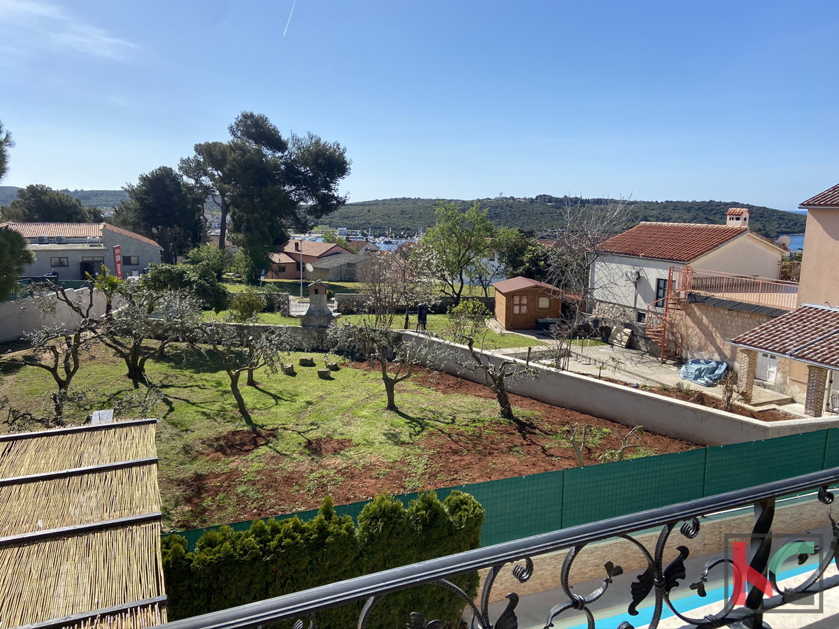 Istra, Banjole, lepa vila z bazenom, 300m od plaže