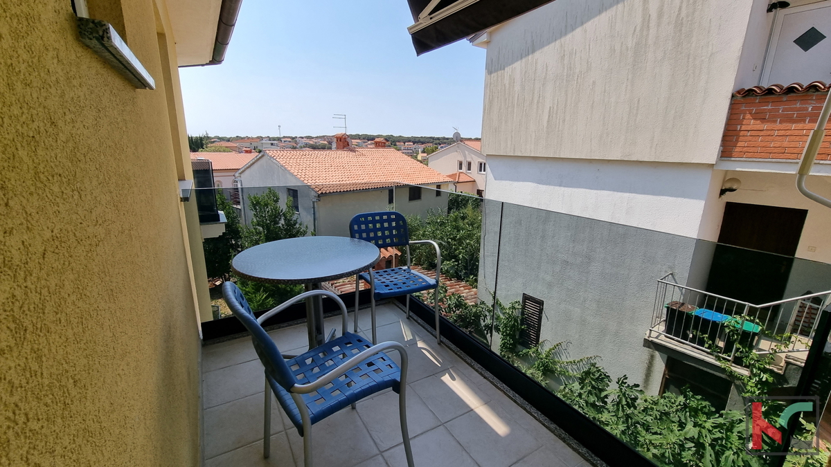 Peščeni zaliv, vila s 7 apartmaji 200m od plaže