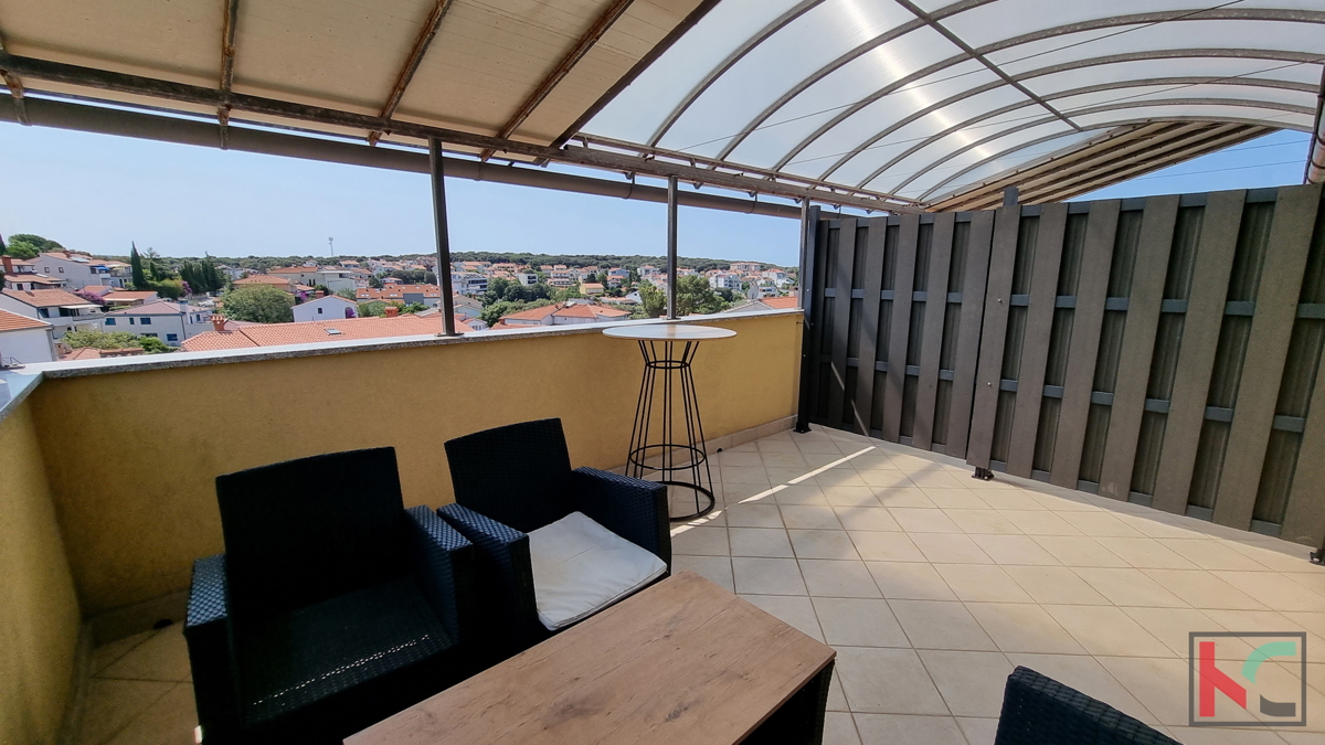 Peščeni zaliv, vila s 7 apartmaji 200m od plaže