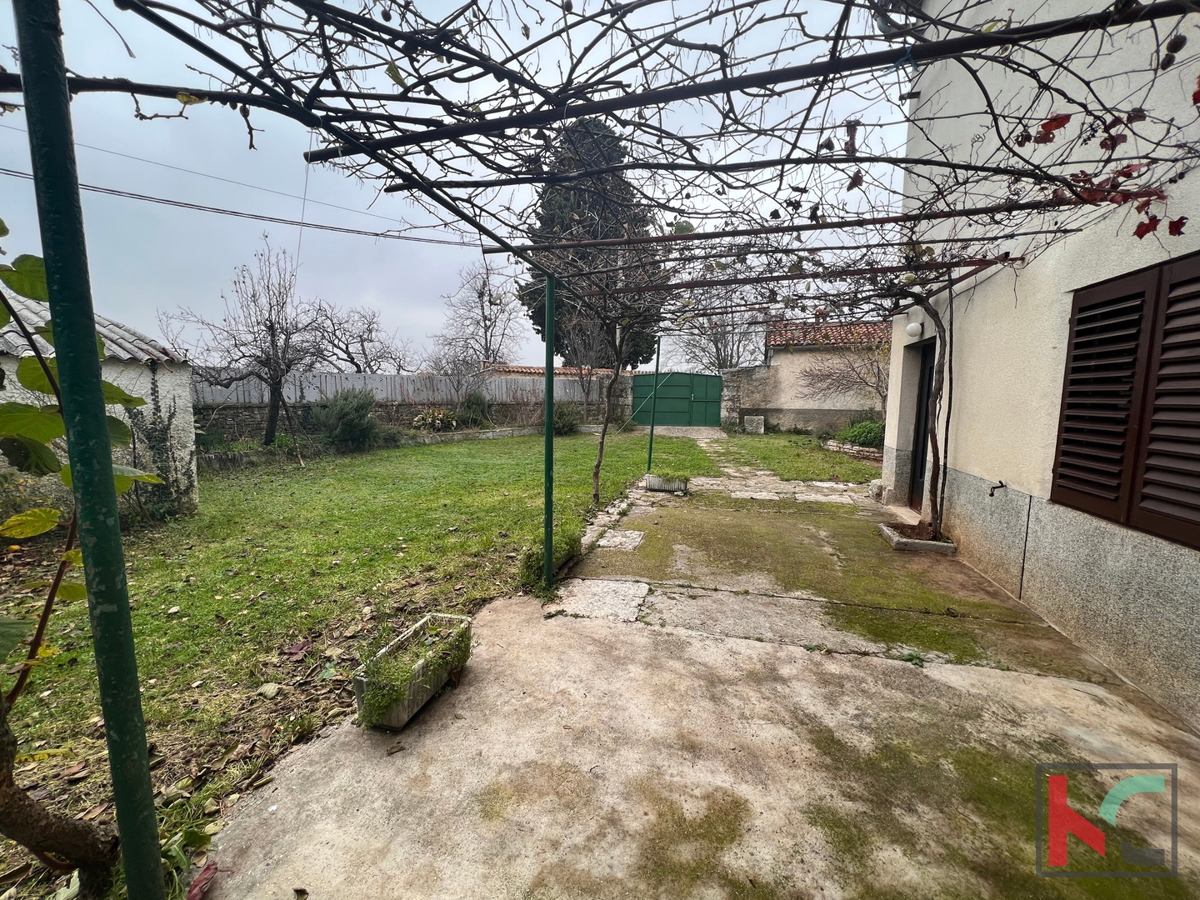 Istra, Svetvinčenat, Hiša, 136 m2 s potencialom na lepi parceli #prodaja