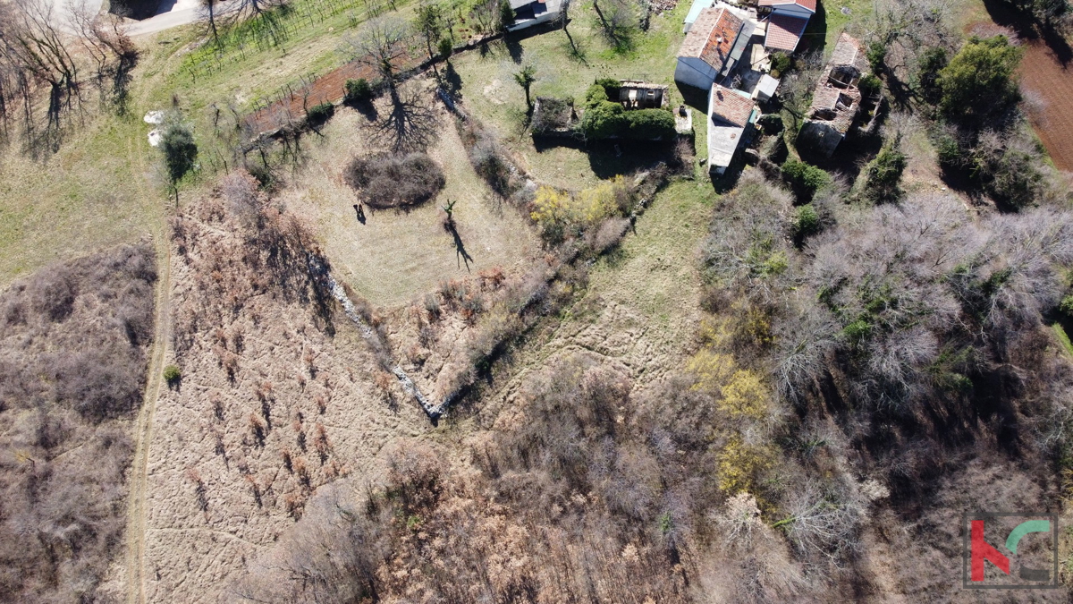 Gračišće, Lančišće stara istrska hiša 300m2 vrt 1353m2 stavbno in 5500m2 kmetijsko zemljišče, #prodaja