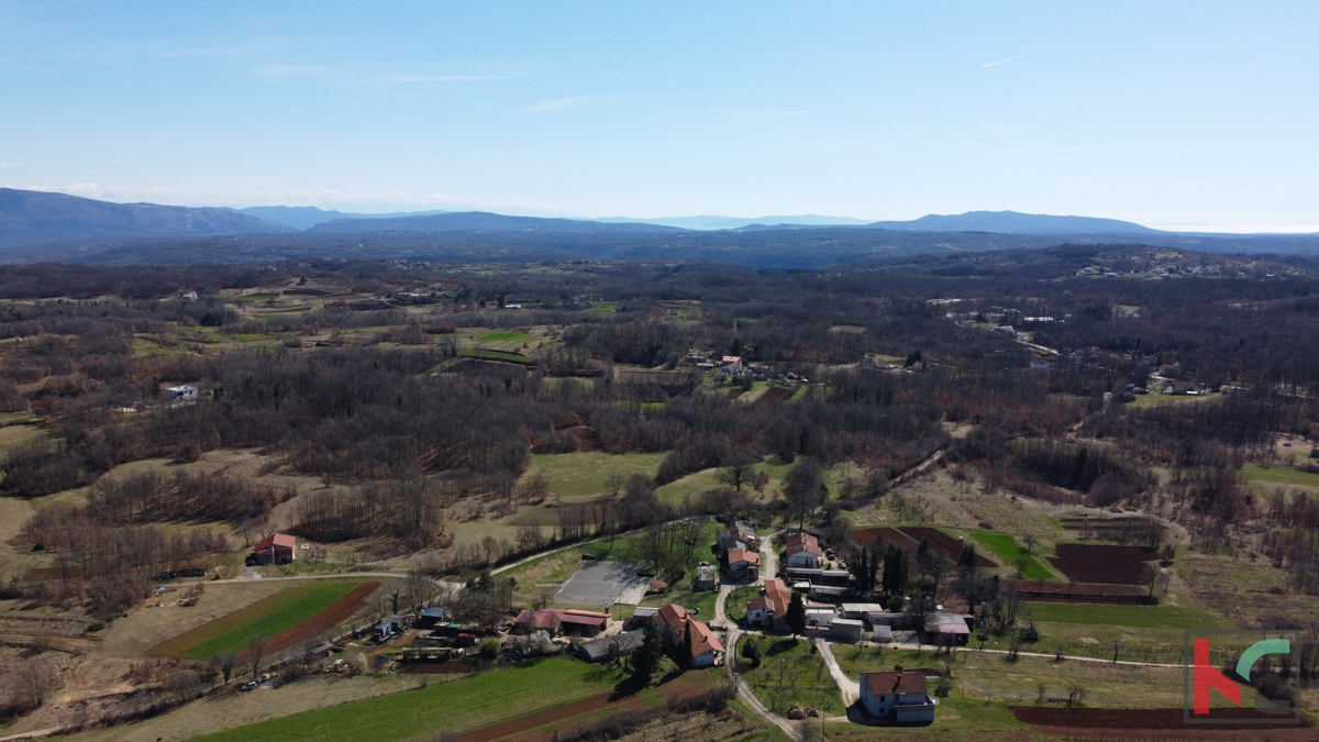 Gračišće, Lančišće stara istrska hiša 300m2 vrt 1353m2 stavbno in 5500m2 kmetijsko zemljišče, #prodaja