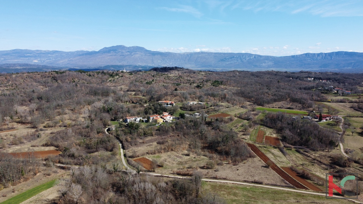 Gračišće, Lančišće stara istrska hiša 300m2 vrt 1353m2 stavbno in 5500m2 kmetijsko zemljišče, #prodaja