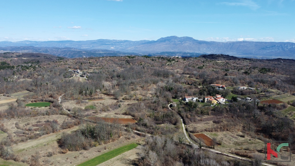 Gračišće, Lančišće stara istrska hiša 300m2 vrt 1353m2 stavbno in 5500m2 kmetijsko zemljišče, #prodaja