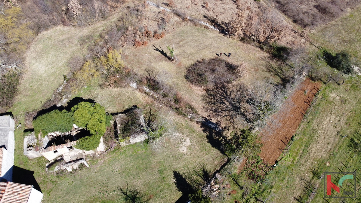 Gračišće, Lančišće stara istrska hiša 300m2 vrt 1353m2 stavbno in 5500m2 kmetijsko zemljišče, #prodaja