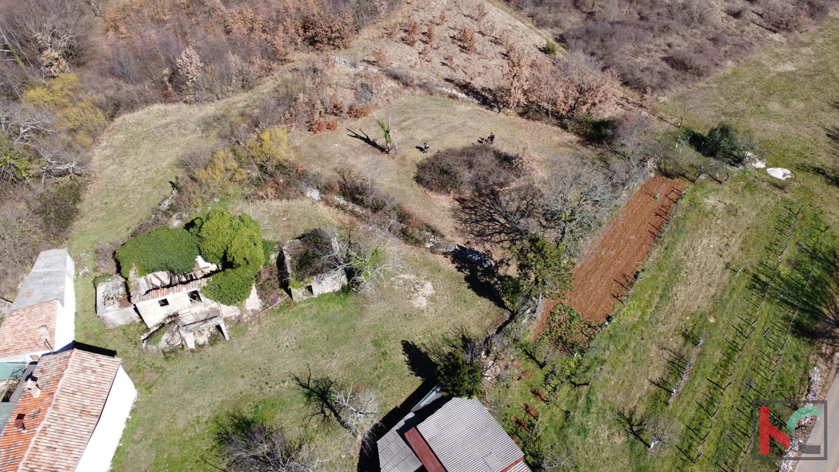 Gračišće, Lančišće stara istrska hiša 300m2 vrt 1353m2 stavbno in 5500m2 kmetijsko zemljišče, #prodaja