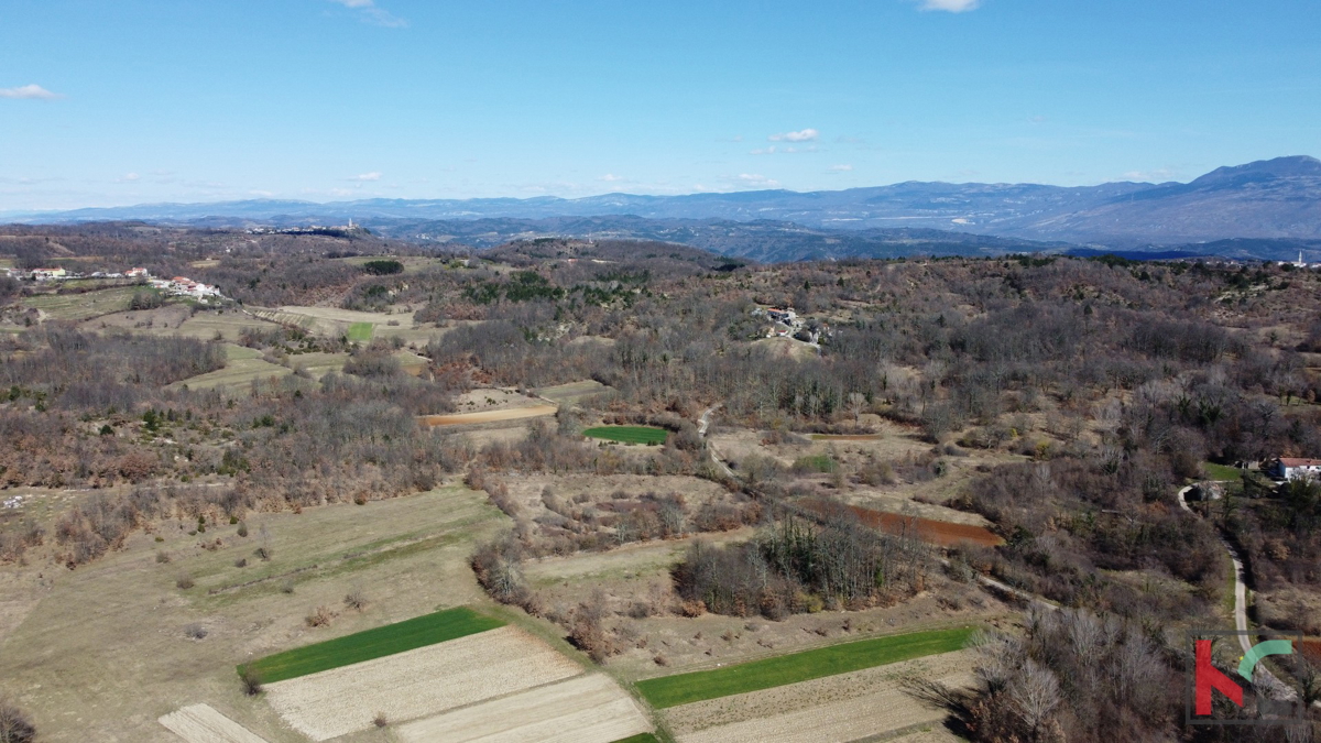 Gračišće, Lančišće stara istrska hiša 300m2 vrt 1353m2 stavbno in 5500m2 kmetijsko zemljišče, #prodaja