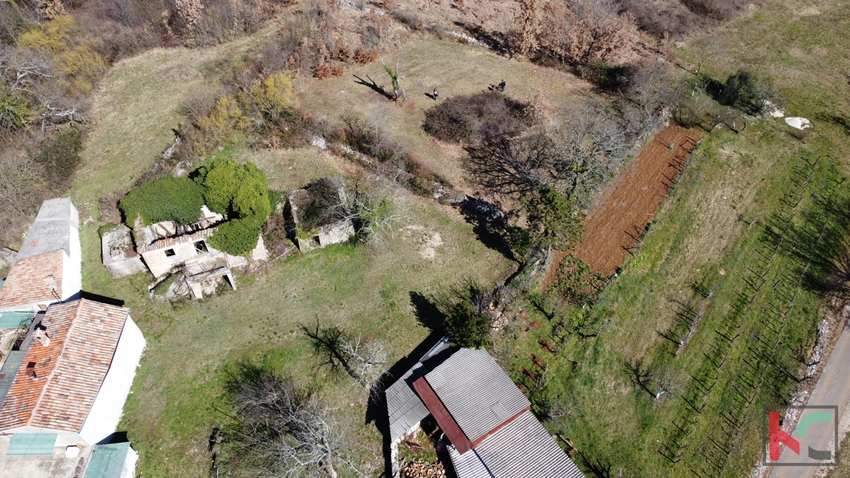 Gračišće, Lančišće stara istrska hiša 300m2 vrt 1353m2 stavbno in 5500m2 kmetijsko zemljišče, #prodaja