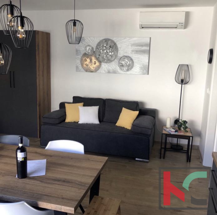 Istra, Banjole, apartma 61,76 m2 z zasebnim bazenom, prva vrsta do morja #prodaja