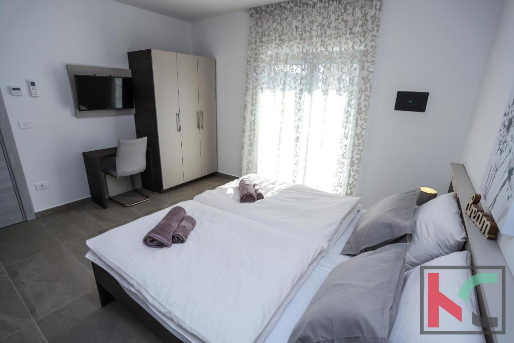 Istra, Poreč, kuća sa bazenom i uređenom okućnicom nedaleko mora, #prodaja