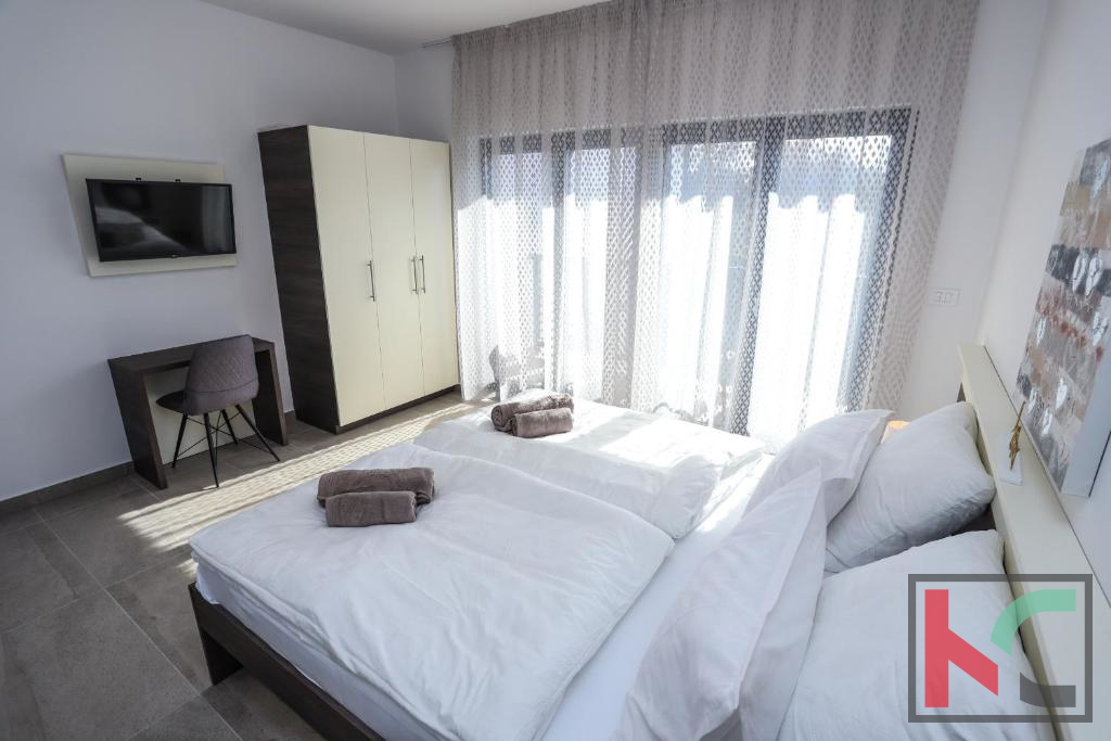 Istra, Poreč, kuća sa bazenom i uređenom okućnicom nedaleko mora, #prodaja