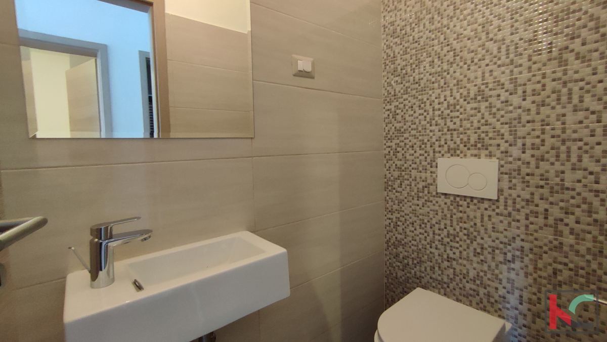 Istra, Rovinj, hiša s tremi apartmaji blizu morja in plaže, #prodaja