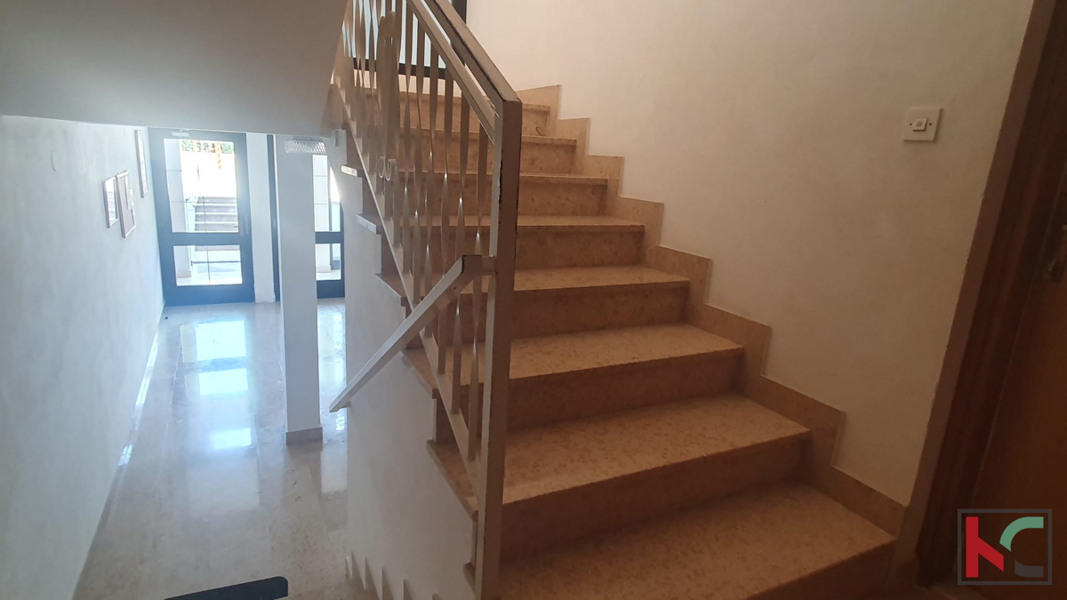 Poreč, dvosobno stanovanje z vrtom in lastnim parkirnim mestom #prodaja