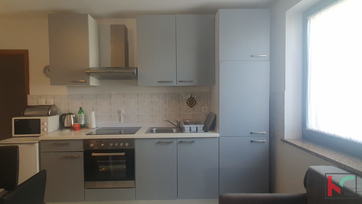 Poreč, dvosobno stanovanje z vrtom in lastnim parkirnim mestom #prodaja