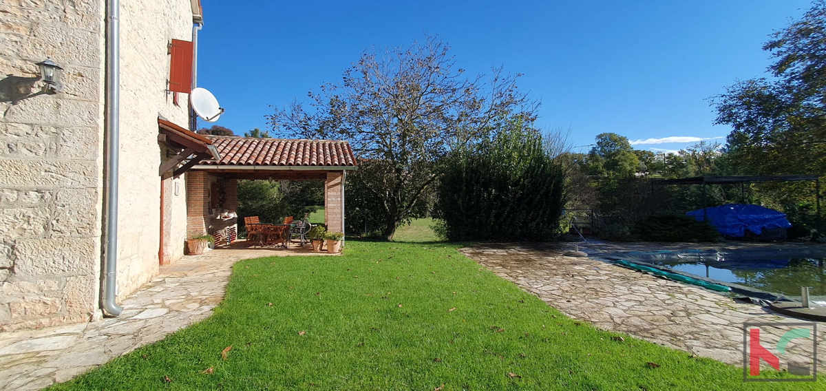 Istra, Tinjan, dvojna hiša 193,47m2 z urbaniziranim in kmetijskim zemljiščem 6523m2 #prodaja