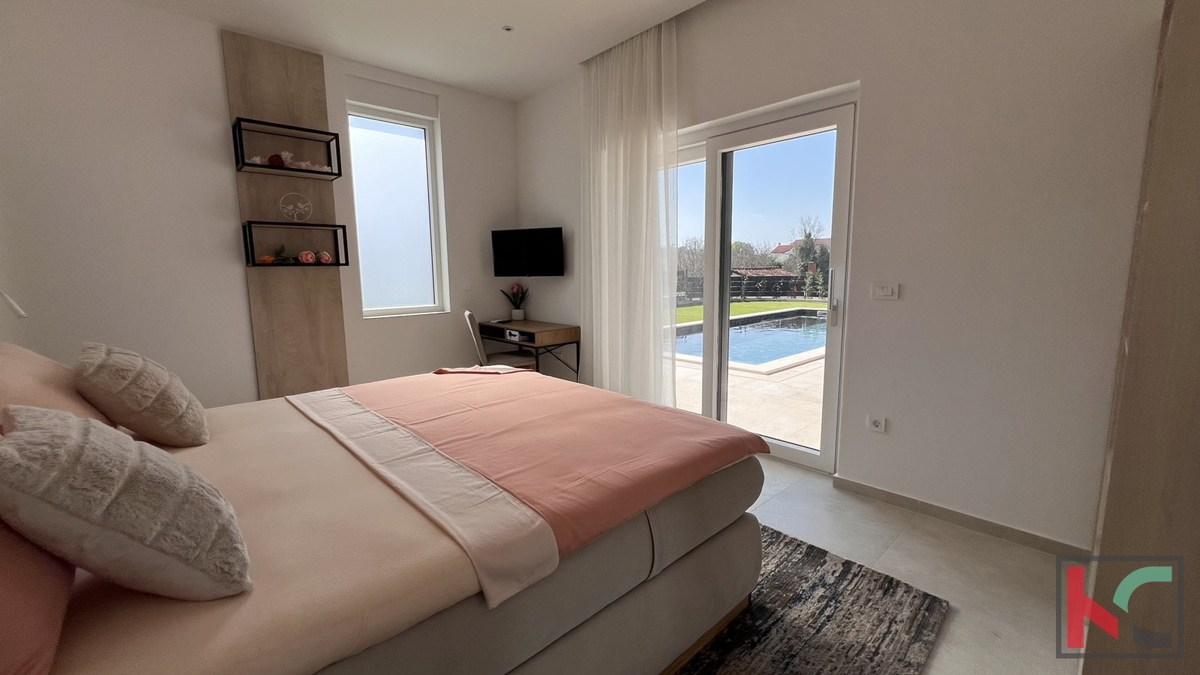 Istra, Sveti Lovreč, moderna vila z bazenom #prodaja