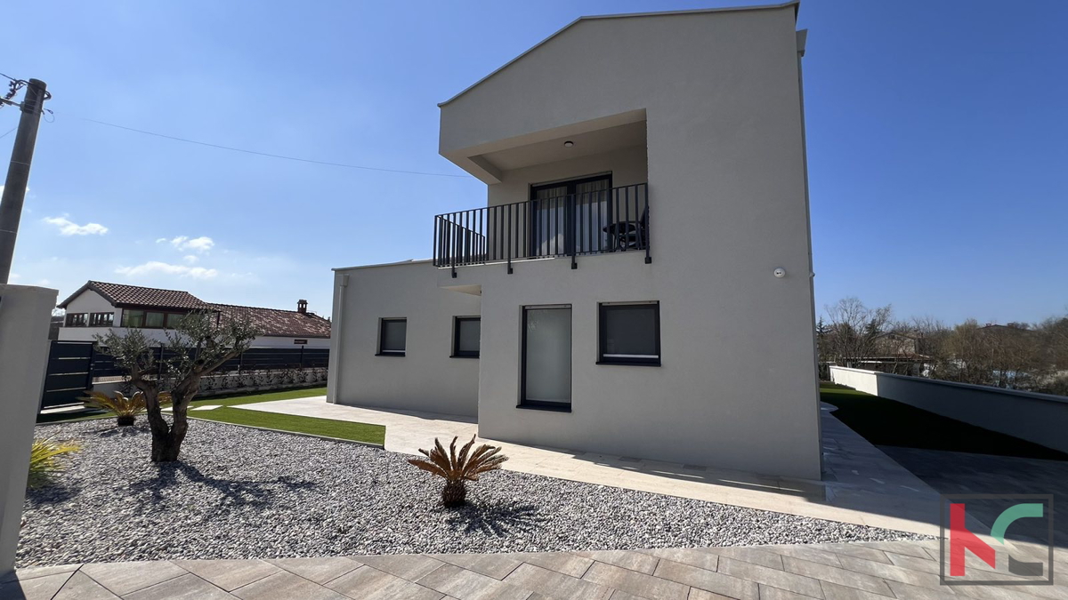 Istra, Sveti Lovreč, moderna vila z bazenom #prodaja