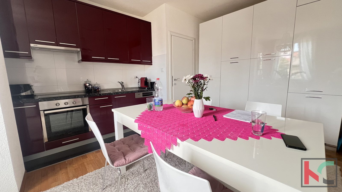 Pula, Veruda, prenovljeno stanovanje z očarljivim razgledom in garažo #prodaja