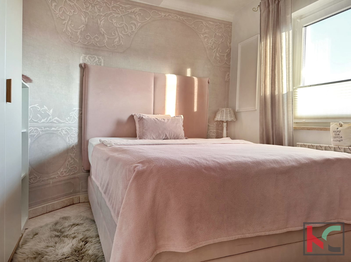 Pula, Nova Veruda, prodamo stanovanje z velikim balkonom in 2 spalnicama, 56 m2