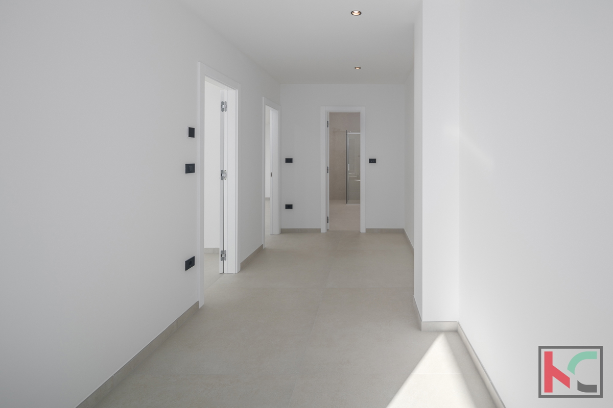 Rovinj, dvoetažno stanovanje, 159m2 v novogradnji, 4SS+DB z dvema parkirnima mestoma v garaži, # prodaja