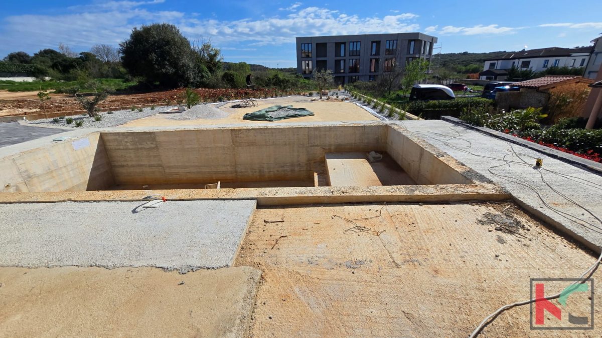 ISTRA, VOLME, STAN 129,59M2 S LASTNIM BAZENOM, #PRODAJA