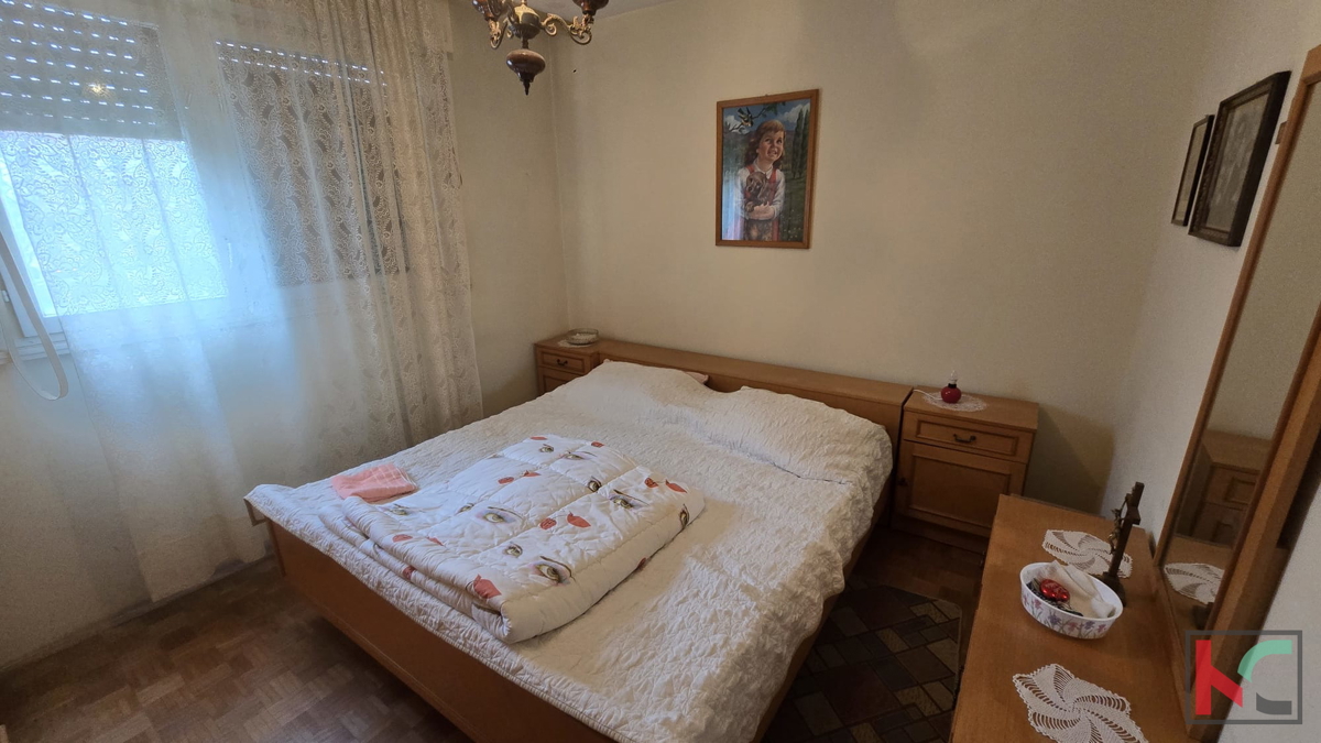 PULA, VERUDA, TROSOBNO STANOVANJE NA ZAŽELENI LOKACIJI#PRODAJA