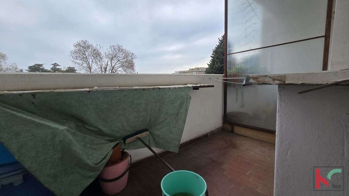 PULA, VERUDA, TROSOBNO STANOVANJE NA ZAŽELENI LOKACIJI#PRODAJA