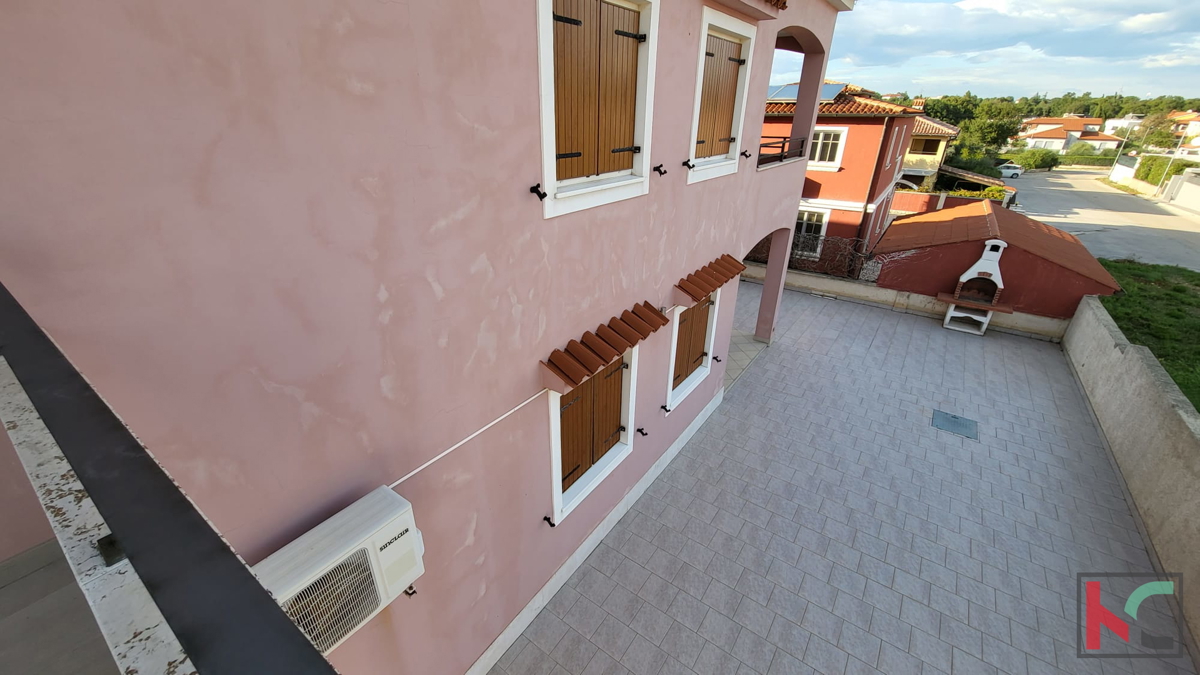 Istra, Premantura - Volme, štirisobno stanovanje 115,45 m2 z bazenom