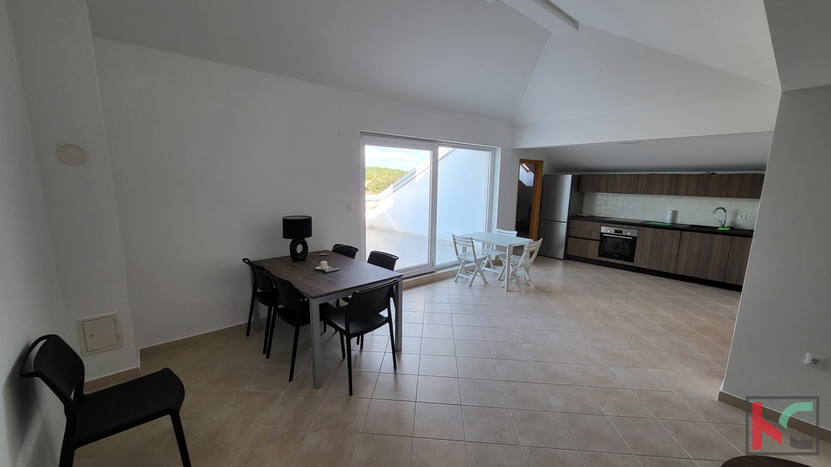 Istra, Premantura - Volme, štirisobno stanovanje 115,45 m2 z bazenom