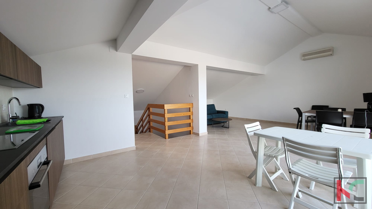 Istra, Premantura - Volme, štirisobno stanovanje 115,45 m2 z bazenom