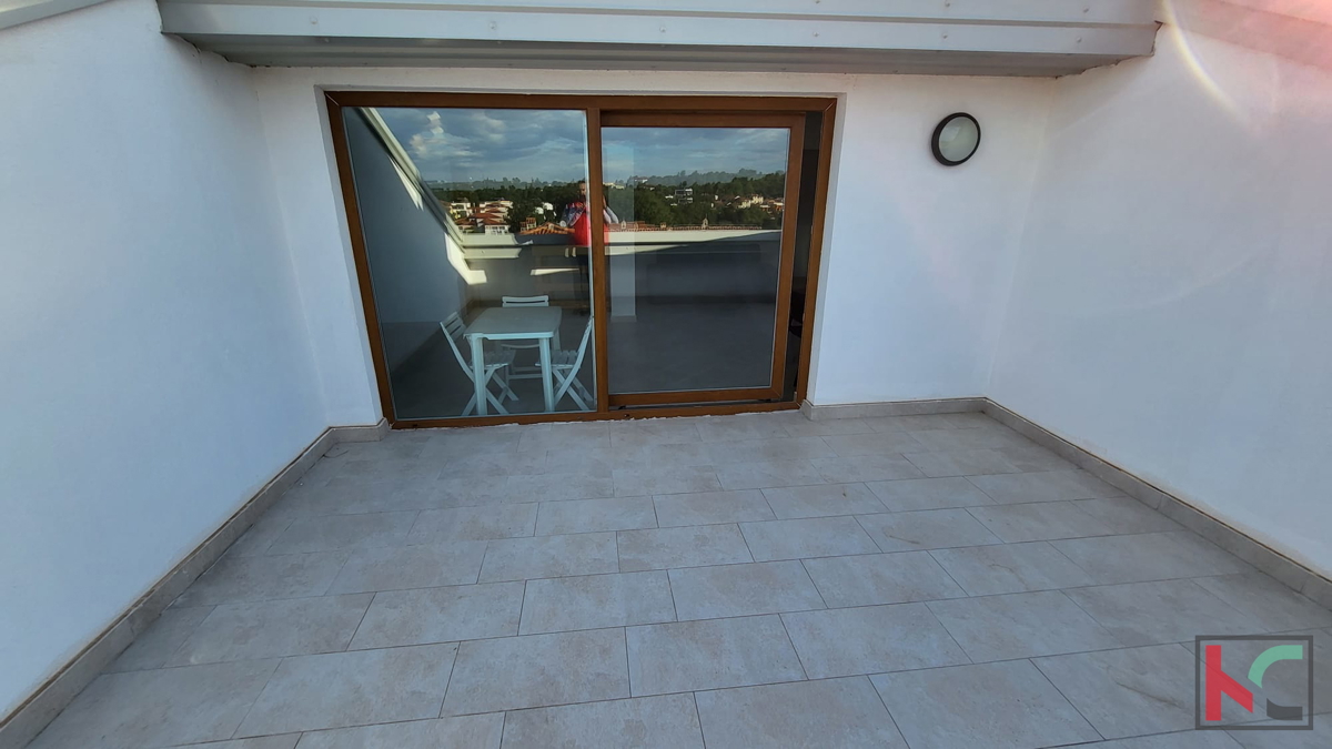 Istra, Premantura - Volme, štirisobno stanovanje 115,45 m2 z bazenom