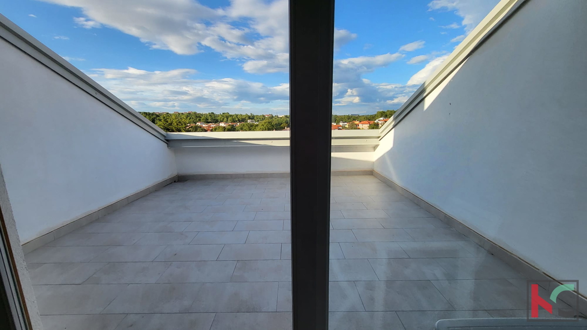 Istra, Premantura - Volme, štirisobno stanovanje 115,45 m2 z bazenom