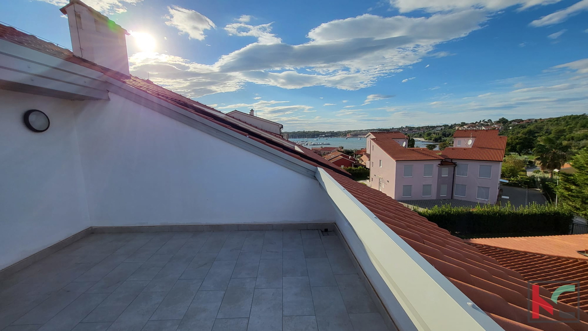 Istra, Premantura - Volme, štirisobno stanovanje 115,45 m2 z bazenom