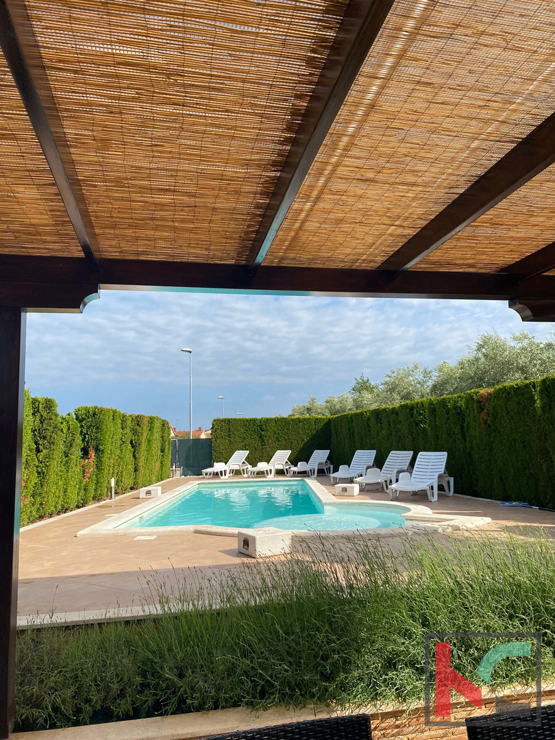 Istra, Fažana, lepa in udobna vila z bazenom, 400m od morja