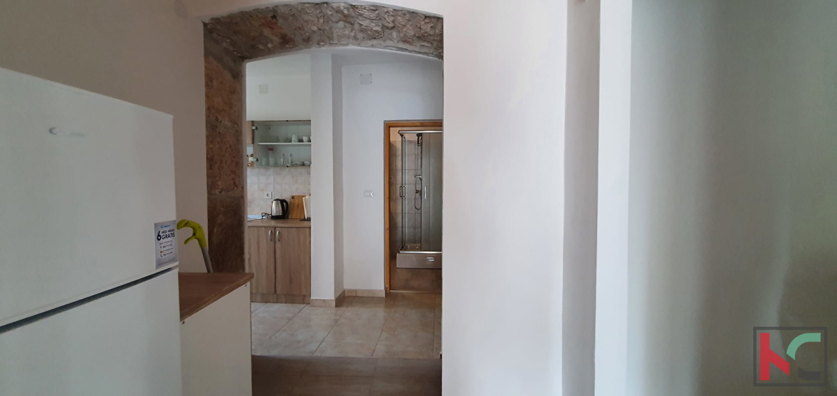 Istra, Pula, Marčana, dve adaptirani hiši v nizu