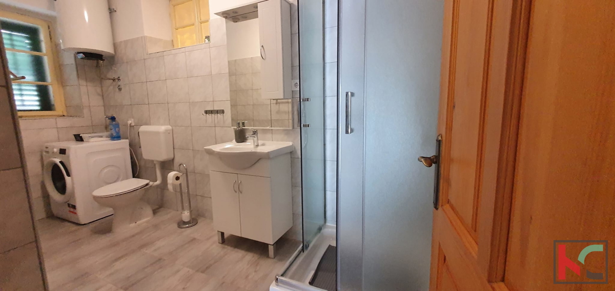 Istra, Pula, Marčana, dve adaptirani hiši v nizu