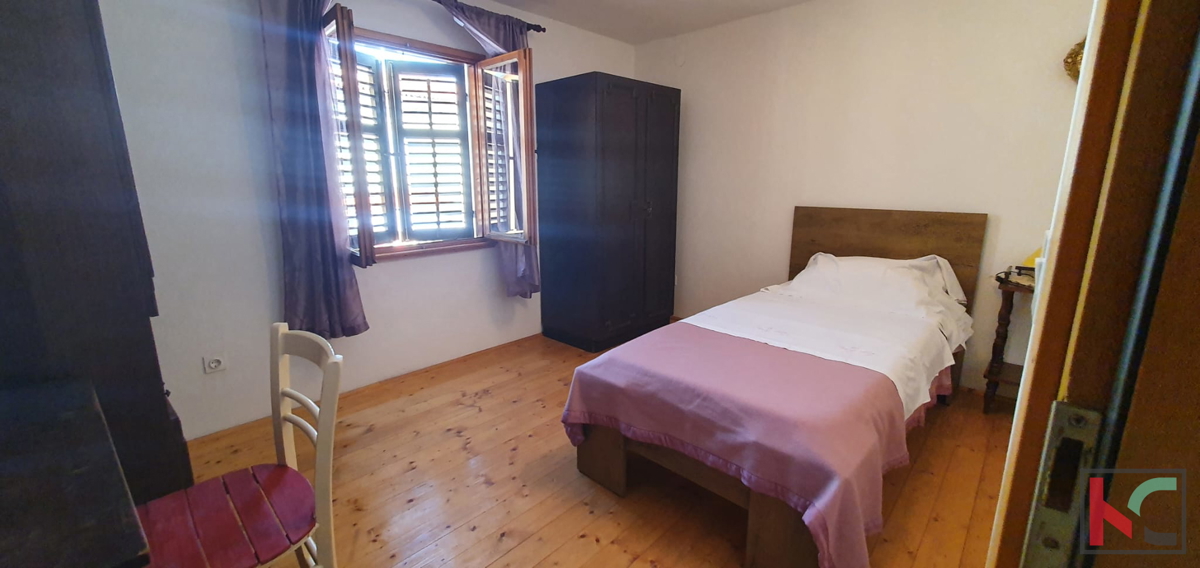 Istra, Pula, Marčana, dve adaptirani hiši v nizu