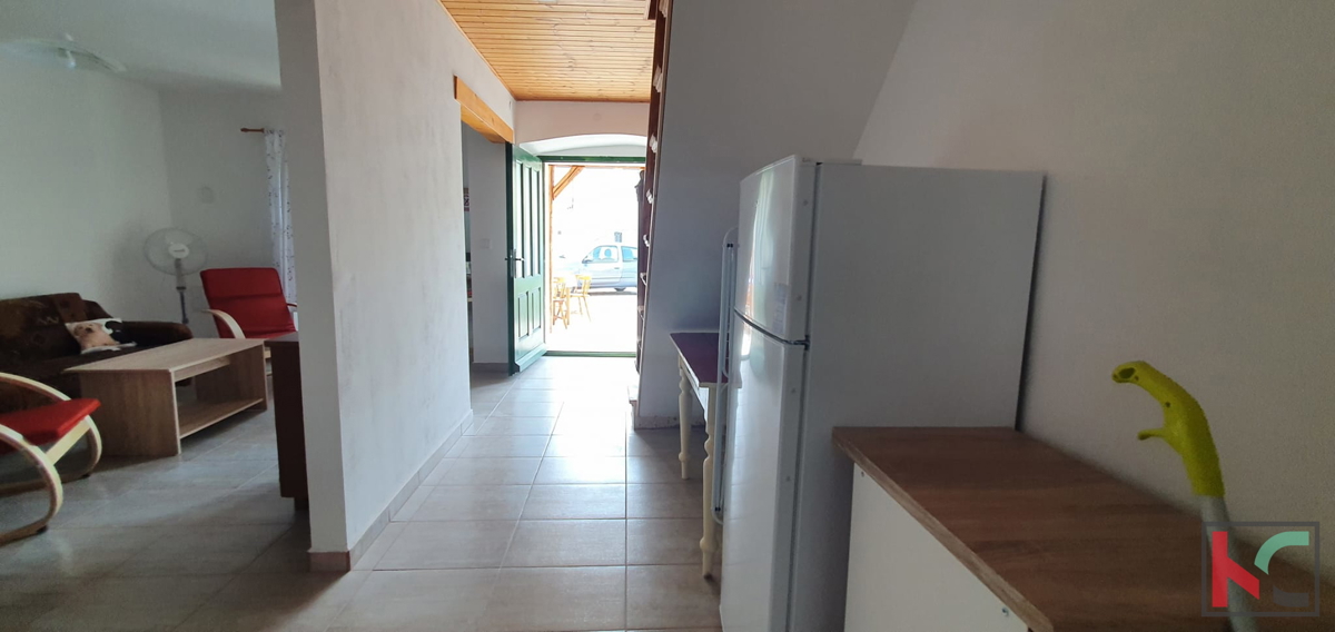 Istra, Pula, Marčana, dve adaptirani hiši v nizu