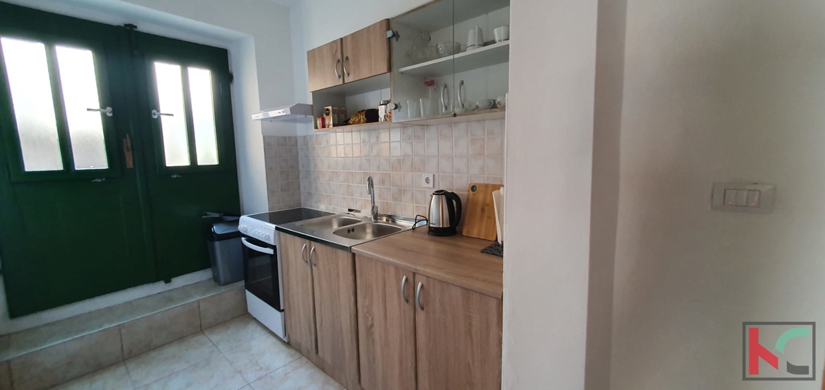 Istra, Pula, Marčana, dve adaptirani hiši v nizu