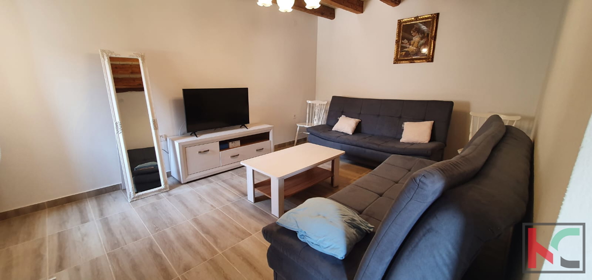 Istra, Pula, Marčana, dve adaptirani hiši v nizu