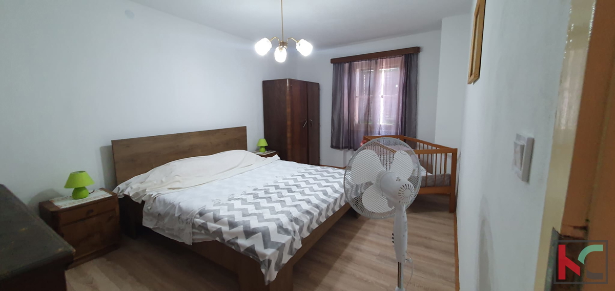 Istra, Pula, Marčana, dve adaptirani hiši v nizu