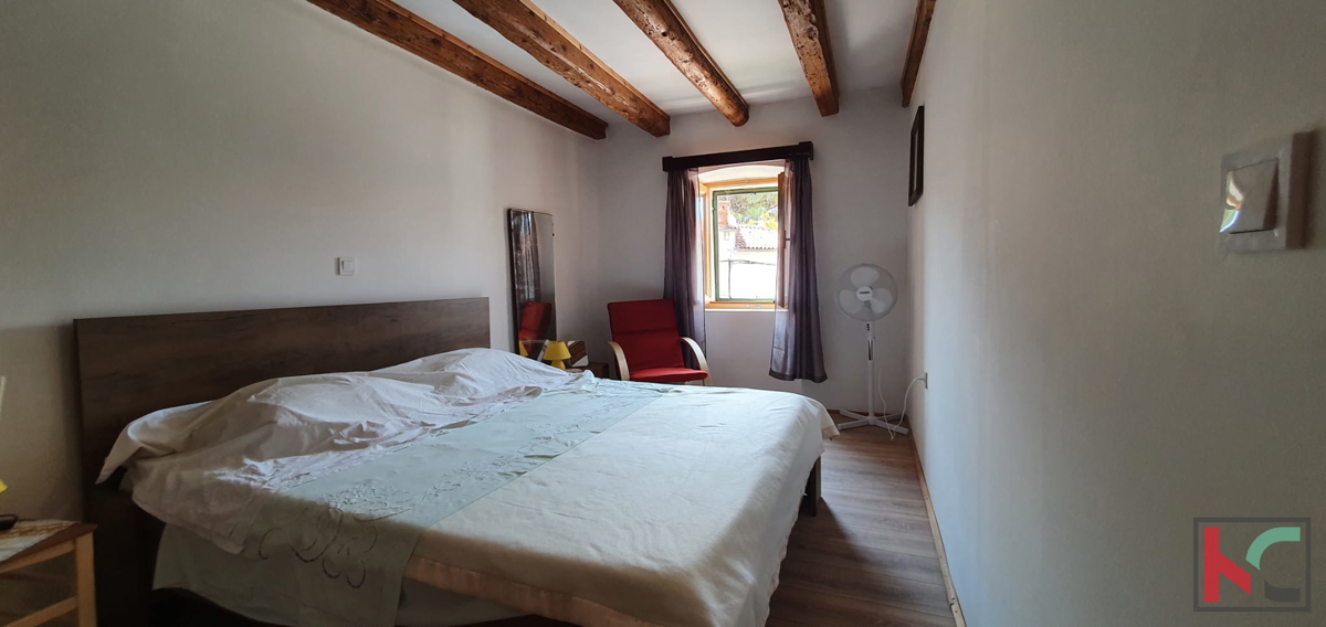 Istra, Pula, Marčana, dve adaptirani hiši v nizu
