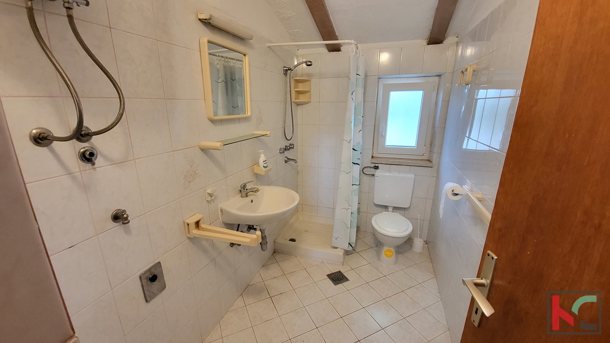 Istra - Peruški, hiša na prostorni parceli 1000m2, pogled na morje # prodamo