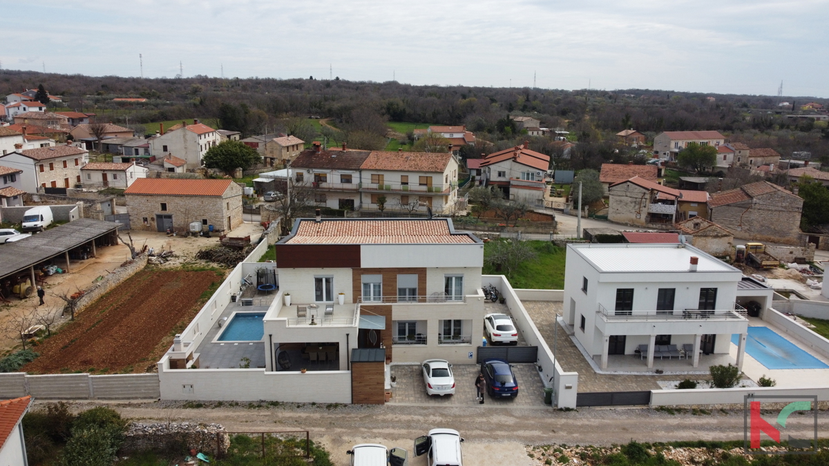 Luksuzna vila z bazenom in pogledom na morje in Brione v Galižani