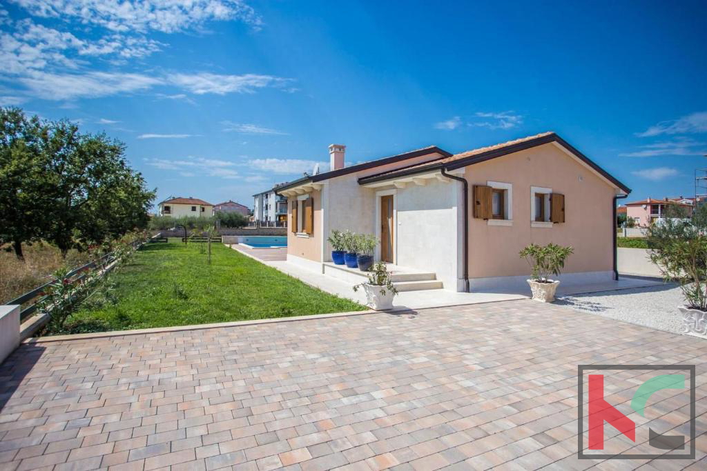 Istra, Poreč, hiša v rustikalnem interierju z bazenom in urejenim vrtom, #prodaja