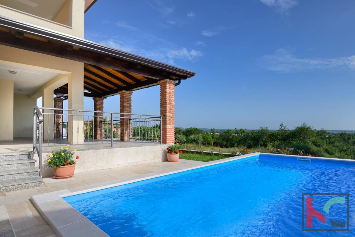 Istra, okolica Poreča, vila z bazenom 160 m2 na mirni lokaciji, #prodaja
