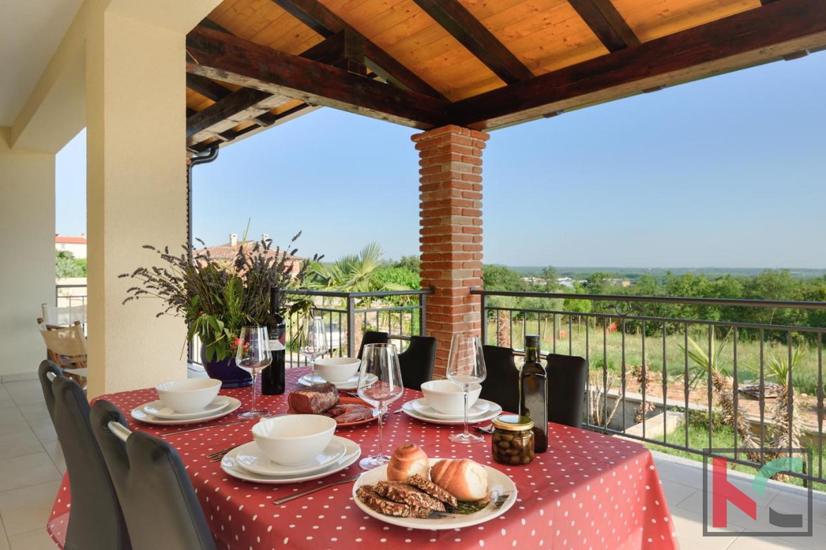 Istra, okolica Poreča, vila z bazenom 160 m2 na mirni lokaciji, #prodaja