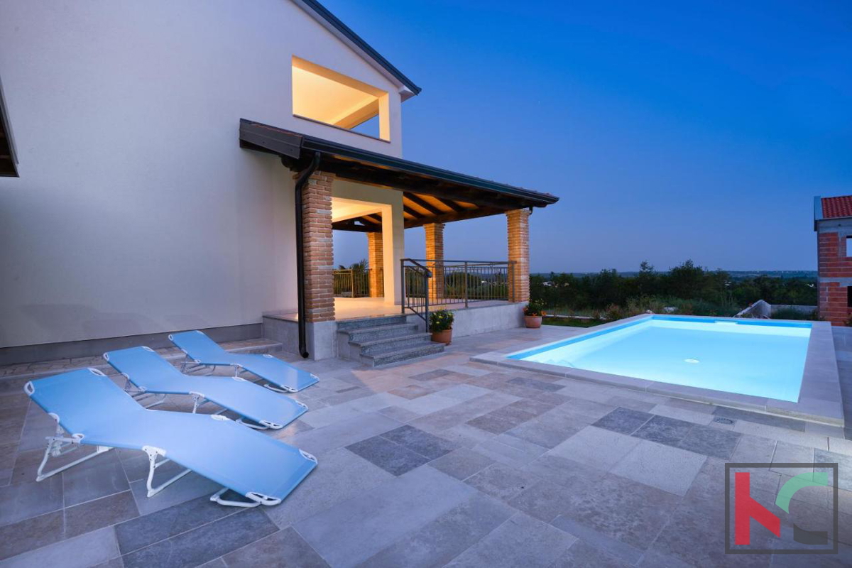 Istra, okolica Poreča, vila z bazenom 160 m2 na mirni lokaciji, #prodaja